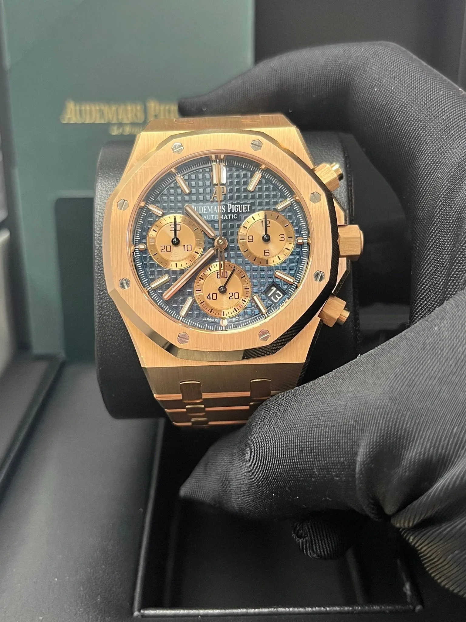 Audemars Piguet Royal Oak Selfwinding Chronograph 41mm (Reference # 26239OR.OO.1220OR.01 )