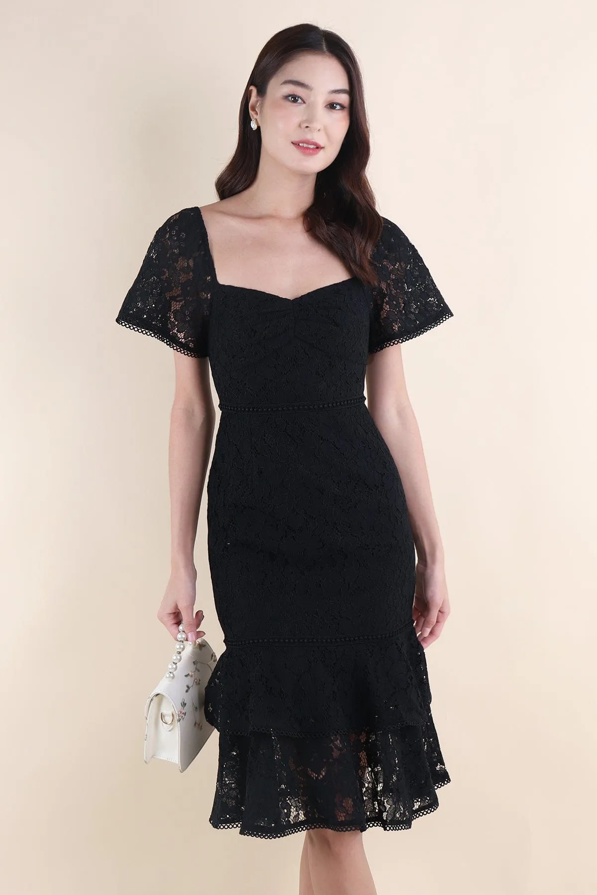 GEMMA LACE MERMAID DRESS IN BLACK