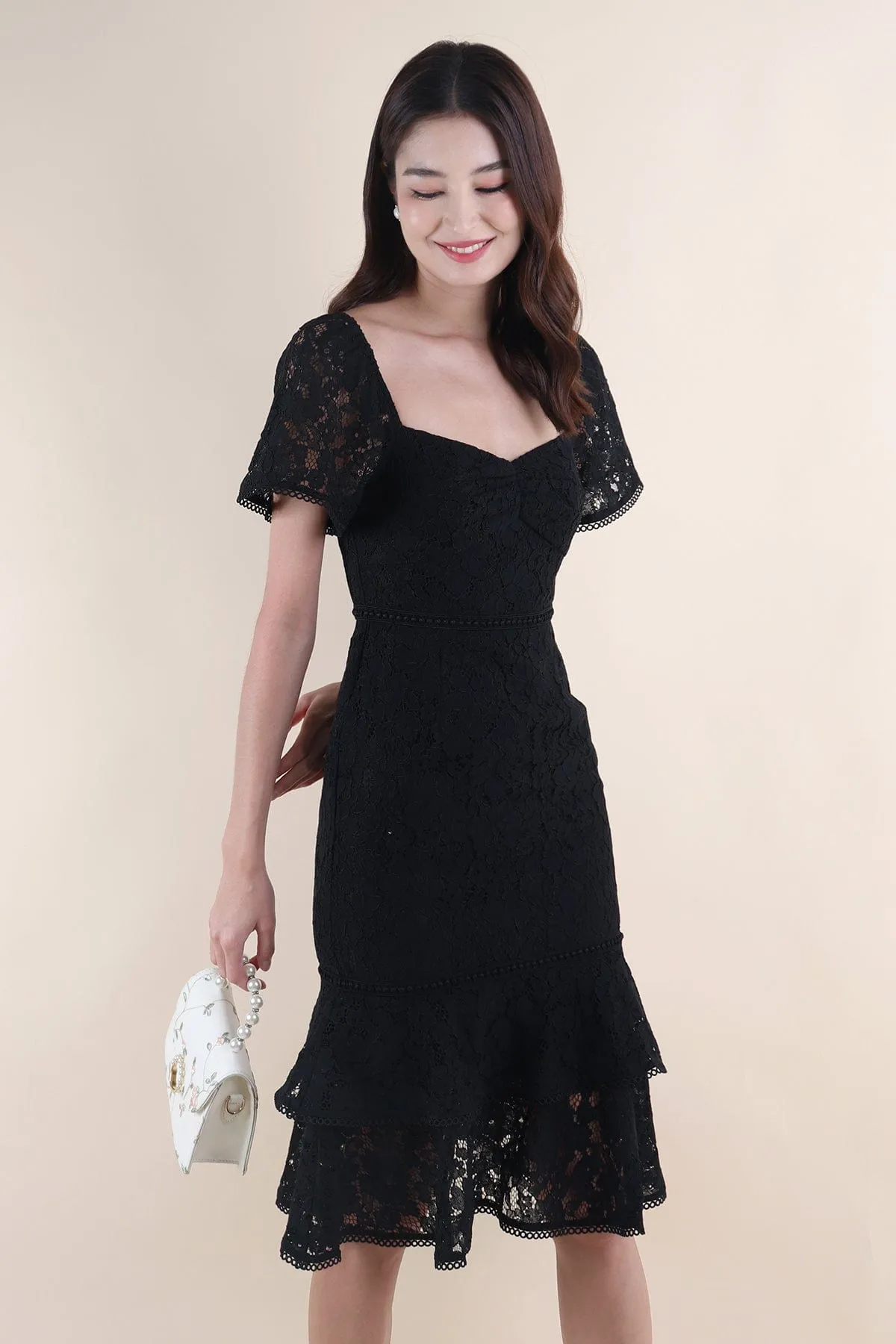 GEMMA LACE MERMAID DRESS IN BLACK