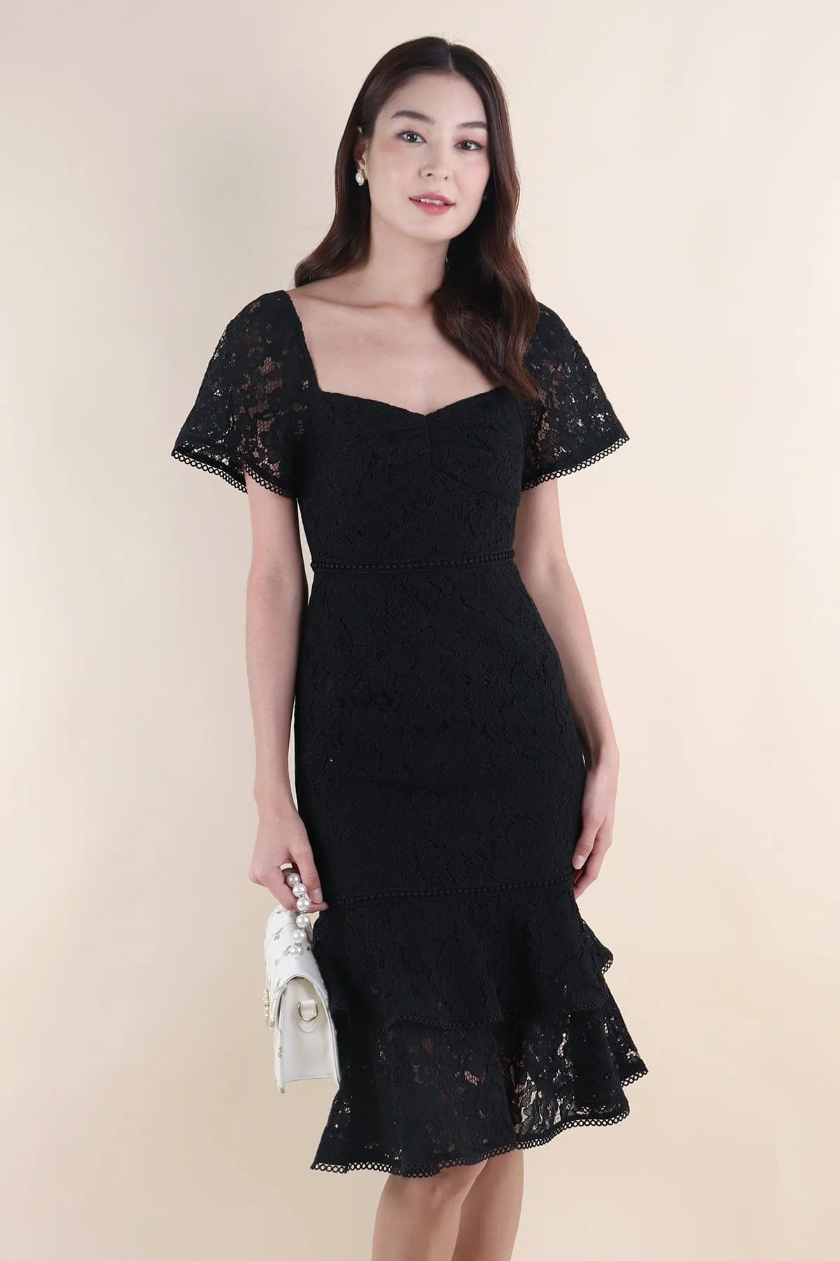 GEMMA LACE MERMAID DRESS IN BLACK