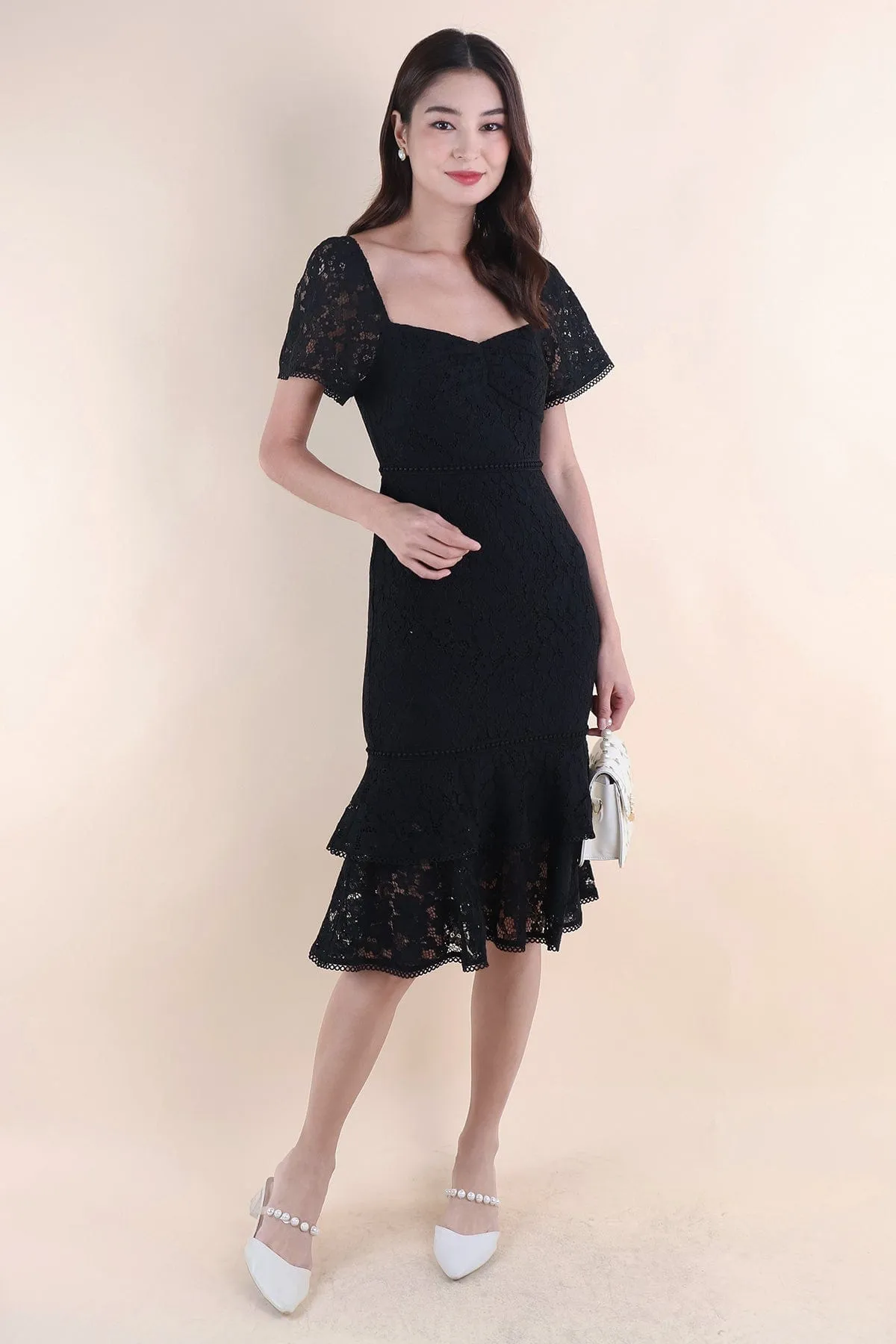 GEMMA LACE MERMAID DRESS IN BLACK