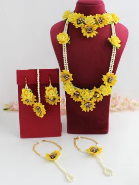 Henna Floral Bridal Set