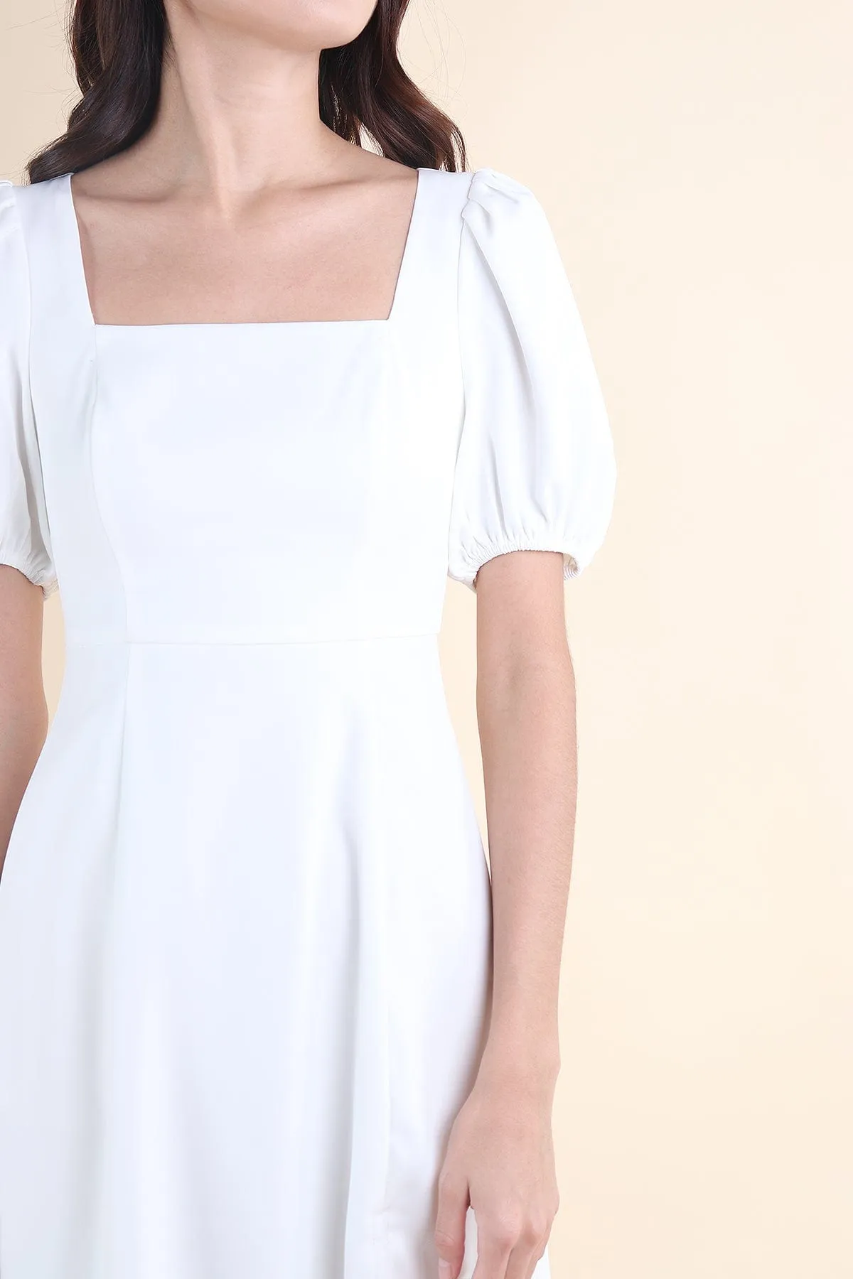 JANELYN SLEEVE MIDI DRESS IN WHITE