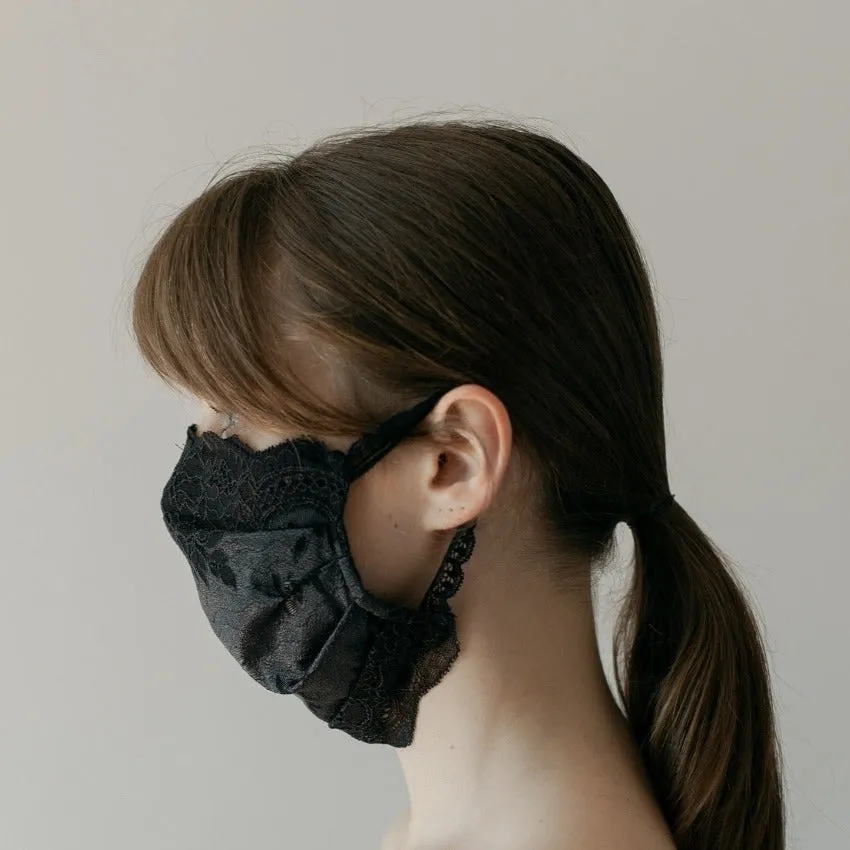 Mask | Winded Leaves | Shiny Black | 2-Layers | One Size