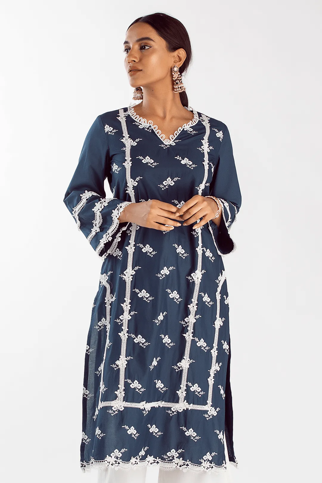 Mulmul Cotton Eternity Navy Kurta With Lace Bell Bottom White