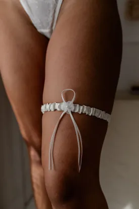 Nude Pearl Garter