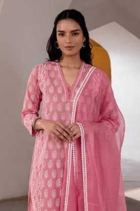 Surkh Chunakhadi Kurta